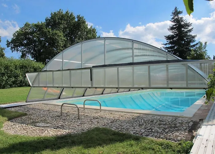 In With Pool And Sauna Villa *